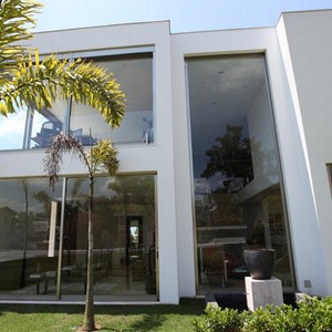 box de vidro com roldana aparente